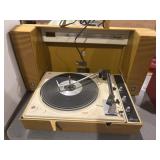 Vtg GE portable turntable ï¿½ wildcat, works