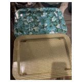 Vtg trays