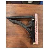 2 heavy antique heavy cast iron shelf brackets,