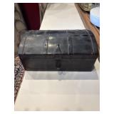Vintage decorative metal box 10x6x4 made by