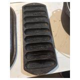 9 slot vintage cast iron 972C2 corn stick pan,