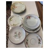 9 vintage miscellaneous collectible plates,