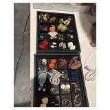 Jewelry 32 pair of Earrings
