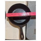 #5, 8 1/8" vintage cast iron frying pan