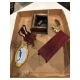 Lot dollhouse miniature furniture