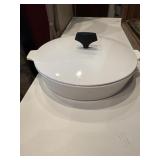 10" Corning Buffet Server w Lid