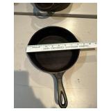 8.5" vintage cast iron skillet #5