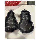 Two aluminum cake, pan, molds tree, and snowman