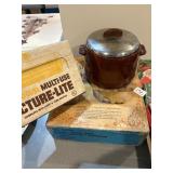 Vintage West Bend pot, aluminum Bundt cake pan