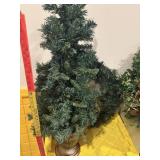 Potted Christmas tree and wreath