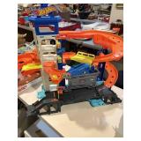 Hot Wheels City Attacking Shark Escape Playset