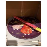 Vintage 13-inch decorative glass platter