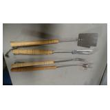 Grill utensils