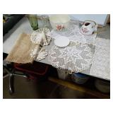 Bowl, teapot, sundae glass, doileys