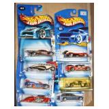 S: LOT OF 8 NEW HOTWHEELS CARS