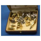 S: SMALL JEWELRY BOX OF CUFFLINKS