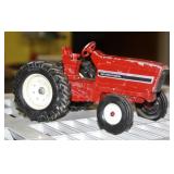 S: USED ERTL INTERNATIONAL TOY TRACTOR