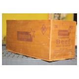 NS: ARMOUR CORNED BEEF WOOD BOX & CONTENTS