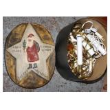 NS: OVAL SANTA BOX FULL OF LIGHTS
