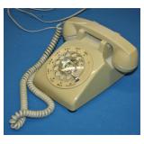 NS: VINTAGE ITT ROTARY TELEPHONE
