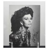 S: SOPHIE LOREN SIGNED B&W PHOTO