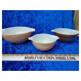 Pyrex batter bowl swt