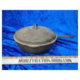 Hammered Cast Iron Chicken fryer with lid