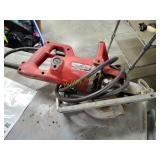 Milwaukee worm gear saw works all the way