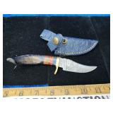 Handmade Damascus knife horn handle