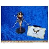 Wonder woman figure 1050 of 2000 left hand needs