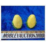 Corn cob salt and pepper shakers