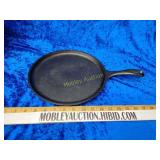 Large griddle skillet