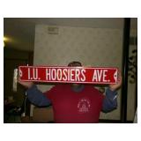 HEAVY METAL SIGN IU