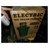 ELETRIC ICE CREAM MAKER