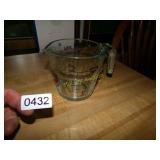 MEASUING CUP