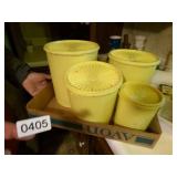 TUPPERWARE CANISTER SET-4