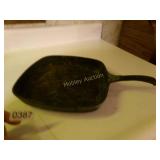 WAGNER CAST IRON SKILLET