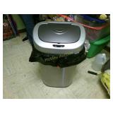 TRASH CAN