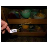 MISC KITCHEN ITEMS IN 2 BOTTOM DRAWERS