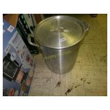 LARGE POT