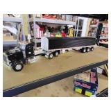 44" long   Peterbilt grain semi large working