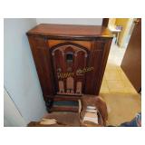 Antique radio no guts are left inside