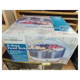Five tray food dehydrator