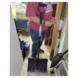 Snow shovel