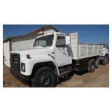 International S1600 Flatbed Stake Truck