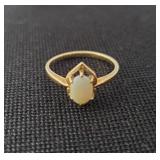 10K Gold Ladies Ring 1.9g Total Weight
