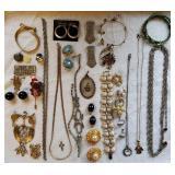 Assorted Jewelry 1 Lot