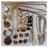 Assorted Jewelry 1 Lot
