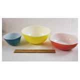Pyrex Bowls 1 Lot