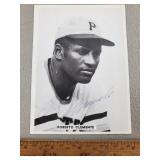 Roberto Clemente Signed Photograph